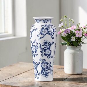 Čínská váza s květinovým vzorem